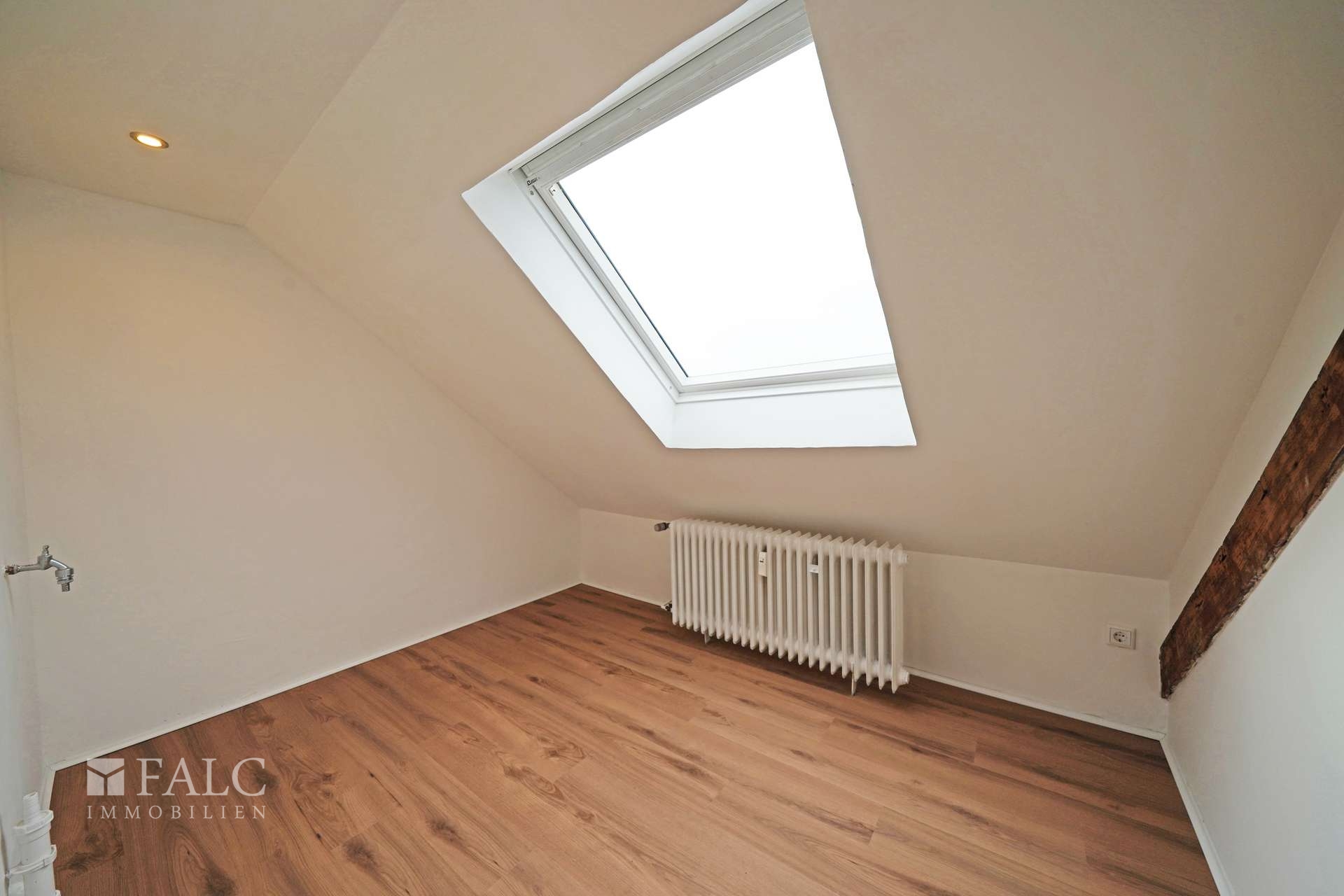 Nebenraum Bad DG mit Waschmaschinenanschluss